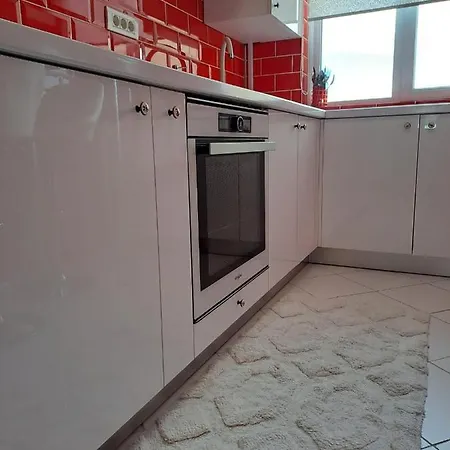 Rosso Apartment *