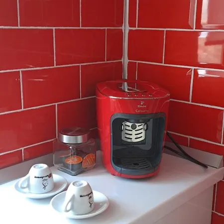 Rosso Apartment *